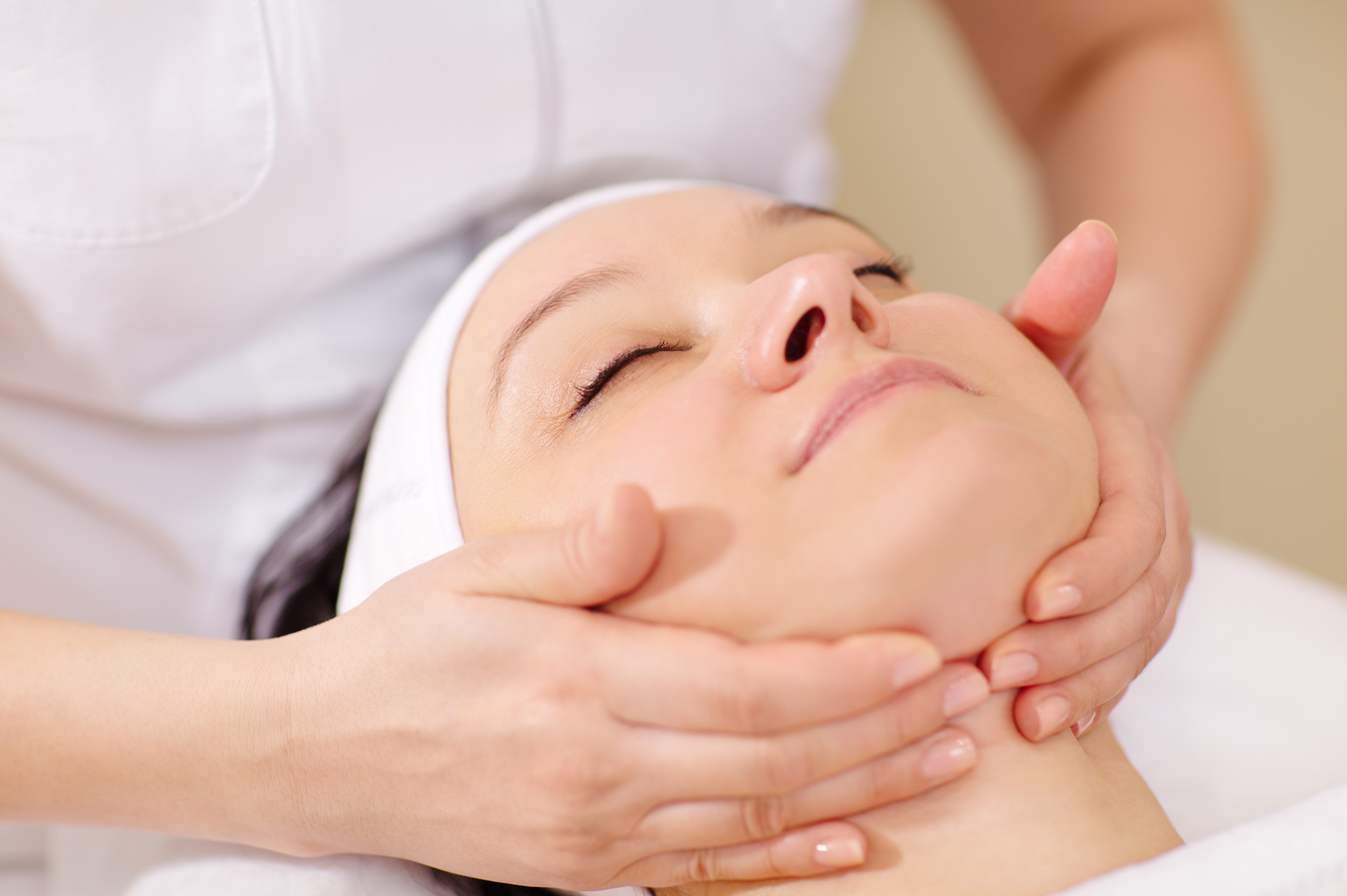Defining Beauty Wellness & Med Spa in Tampa offers facials