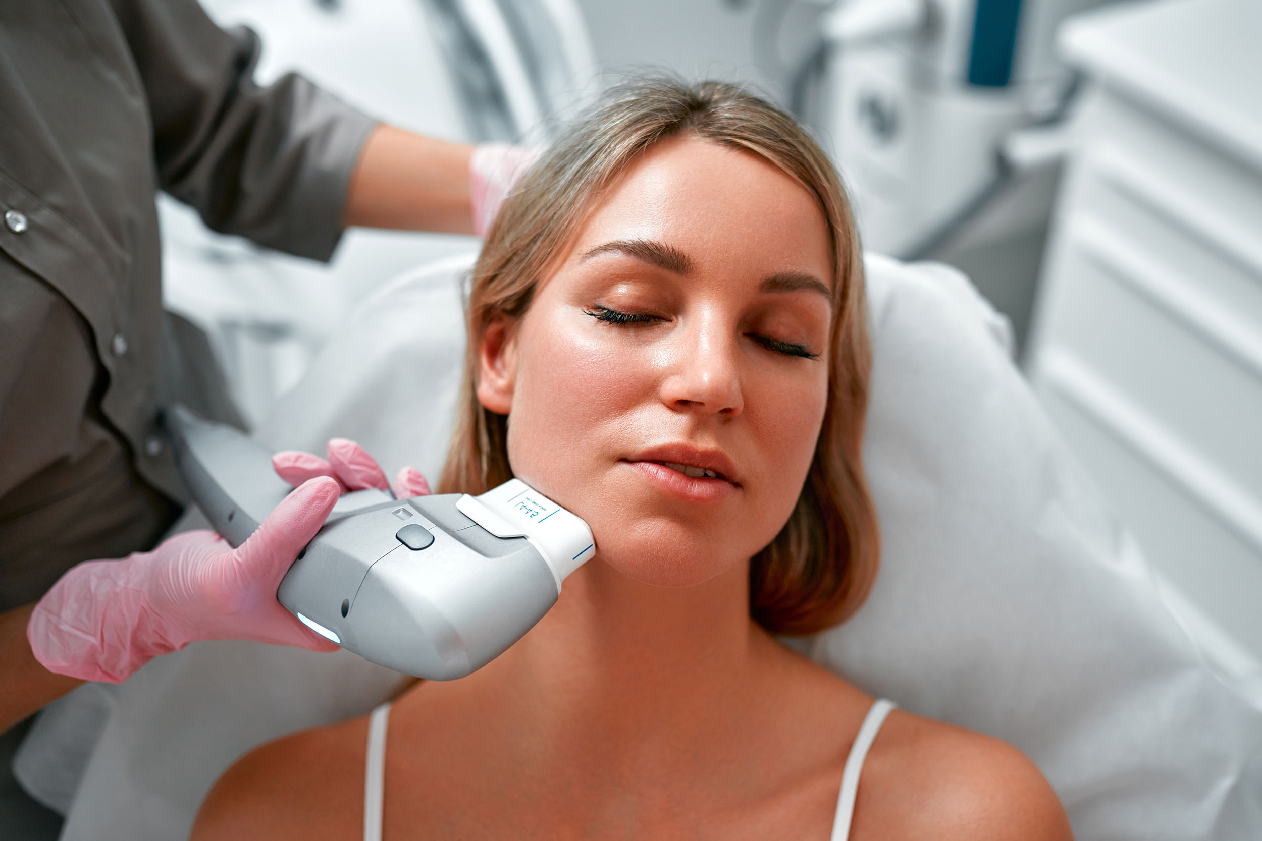 Defining Beauty Wellness & Med Spa in Tampa offers IPL therapy